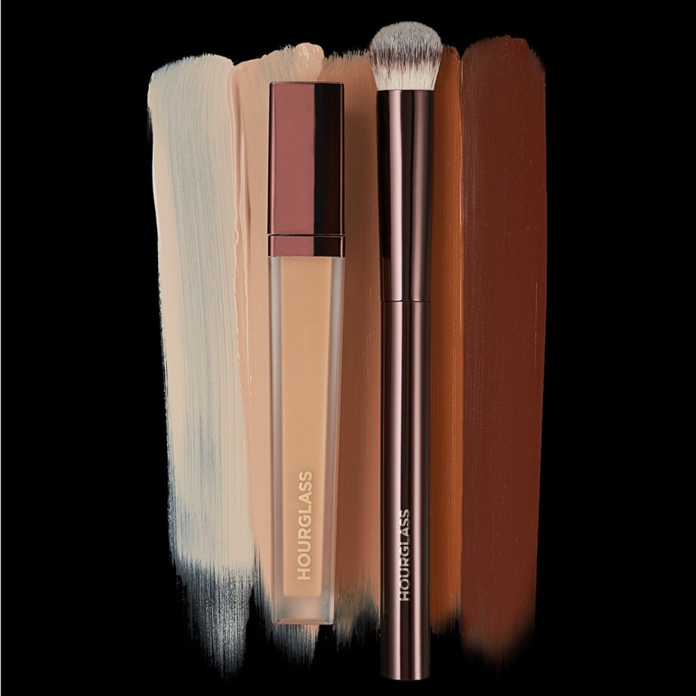 SEAMLESS FINISH CONCEALER BRUSH - Picture 3 of 5